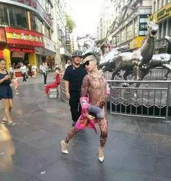 深圳的网红男西红柿,从街头艺人到网络红人的蜕变之路